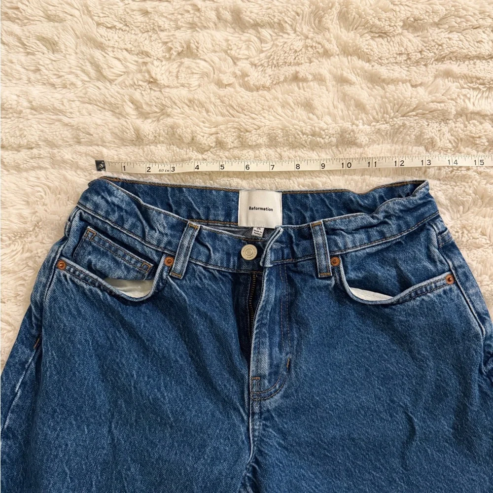 REFORMATION Cary Low Rise Slouchy Wide Leg Short Jeans - Cleary - Picture 5 of 9